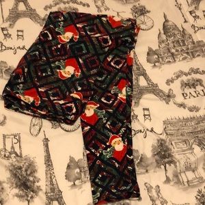 Lularoe Santa leggings TC2